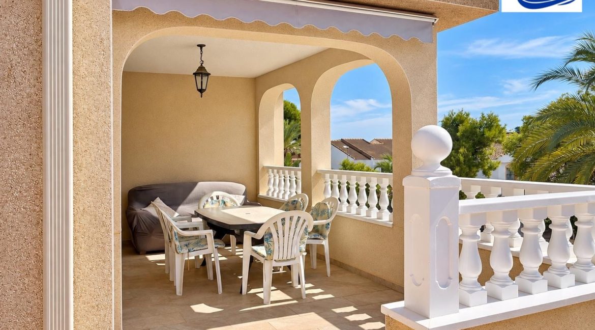 Villa For Sale In La Zenia (33)